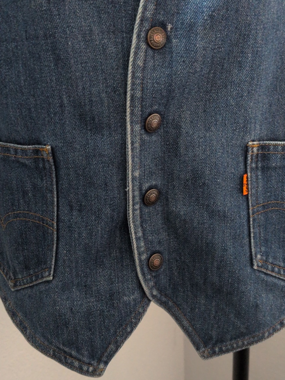 ✨ Vintage Levi's Denim Vest Size M - Picture 4 of 9